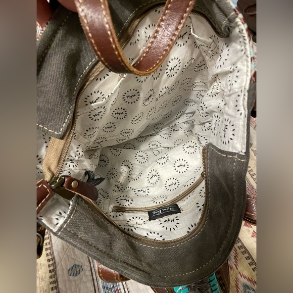 Myra Bag! New without tags condition! - Picture 4 of 4